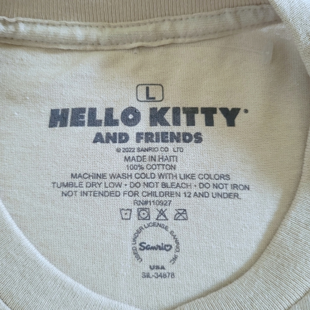 Hello👋 Kitty🐈 and Friends By Sanrio Tee👕 - NWOT - Picture 5 of 11